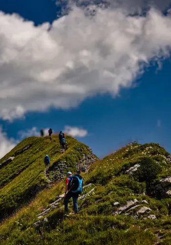 Paraguiding with touch and go Paragliding takes pilots to the most beautiful and exciting flying areas in Switzerland. On the way to the launch site