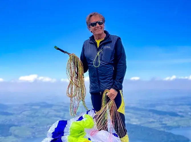 Erik van de Pol, launch manager at touch and go Paragliding, ensures that everything runs safely and smoothly at the launch site