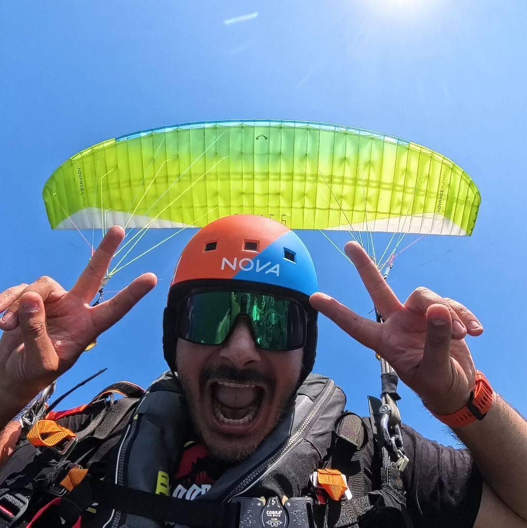 Alex baut bei touch and go den technischen Hintergrund, aber fliegt auch gerne mit dem Gleitschirm